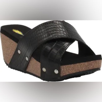 352. NEW SIZE 11 Volatile Black Croc-Embossed Wedges