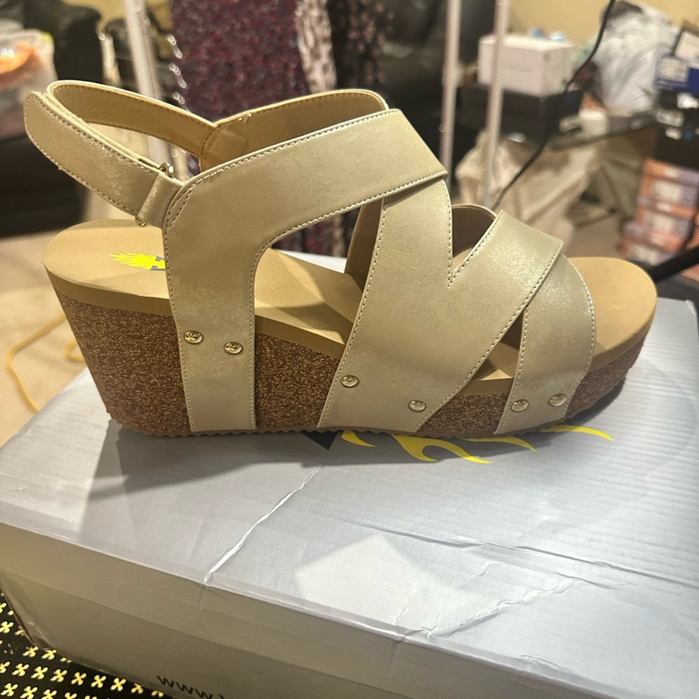 349. NEW SIZE 11 Volatile Metallic Gold Cork Wedge Sandals