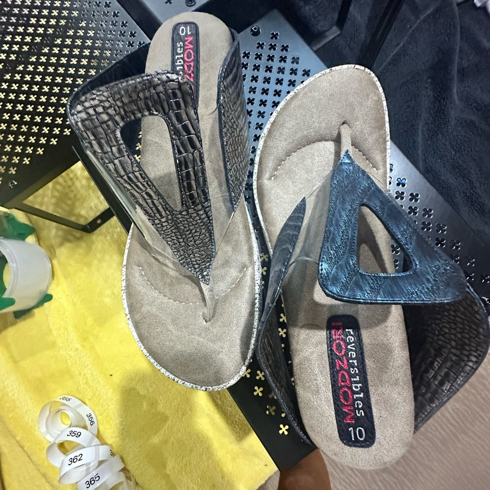 NEW SIZE 10 Elegant Metallic Women's REVERSIBLE Sandals