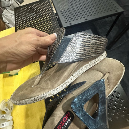 NEW SIZE 10 Elegant Metallic Women's REVERSIBLE Sandals