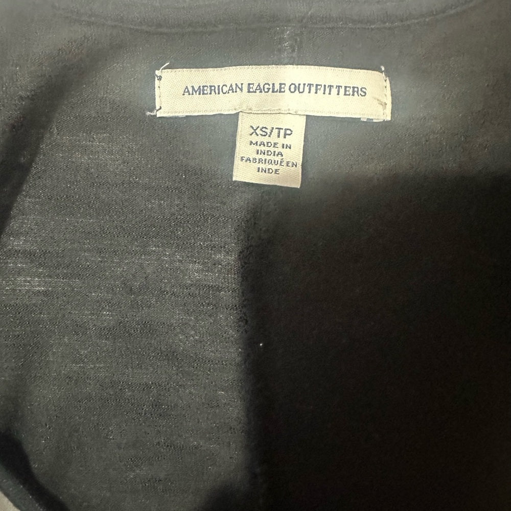 SIZE XS American Eagle Outfitters Black and Gray Crop Top