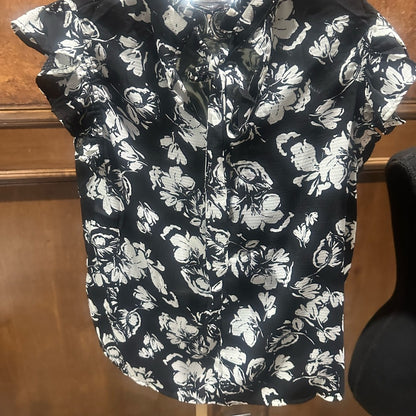 NWT SIZE M Elegant Floral Ruffle Blouse