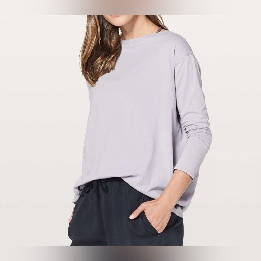 SIZE 4/S/M Lululemon Athletica Lavender Long Sleeve Top