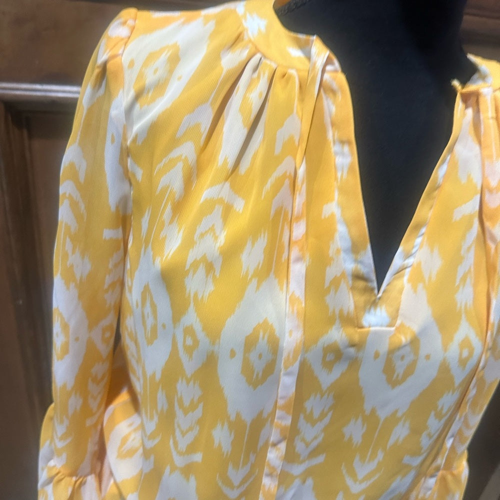 NWT SIZE M Chic Yellow Patterned Long Sleeve Dress