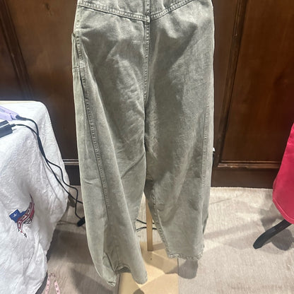 NWOT SIZE XL SO ME Makeover Essentials Green Cropped Pants