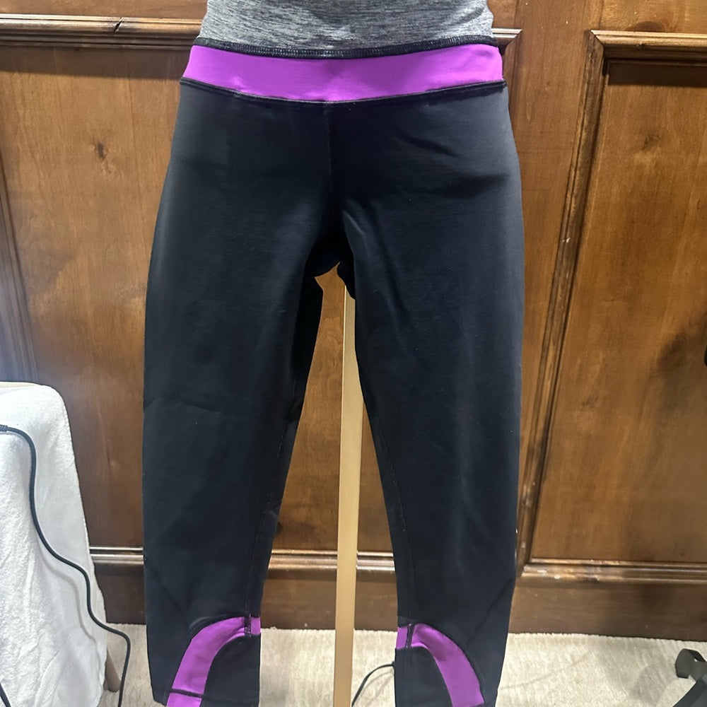 SIZE 6 Lululemon Athletica Black and Pink Leggings