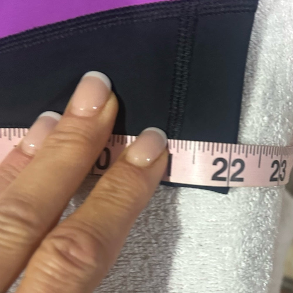 SIZE 6 Lululemon Athletica Black and Pink Leggings