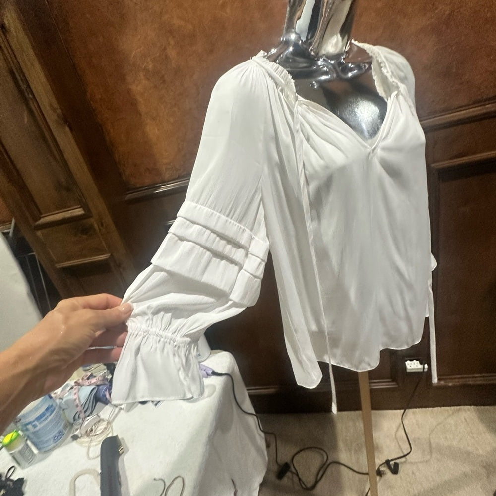 NWT SIZE XS-S Brook Ivory Blouse with Pleated Sleeves