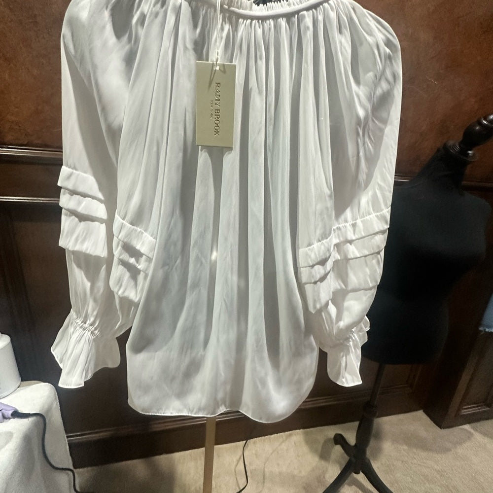 NWT SIZE XS-S Brook Ivory Blouse with Pleated Sleeves