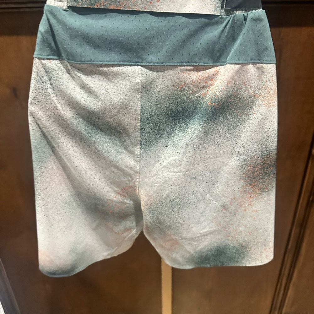 NWOT SIZE L lululemon athletica Multicolor Board Shorts