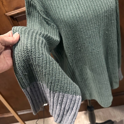 PRE-OWNED SIZE L/XL Splendid Olive and Gray Crew Neck Sweater
