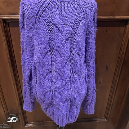PRE-OWNED SIZE S/M Elegant Lavender Cable Knit Sweater