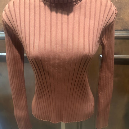 PRE-OWNED SIZE S will fit a medium Brown Ribbed Turtleneck Sweater
