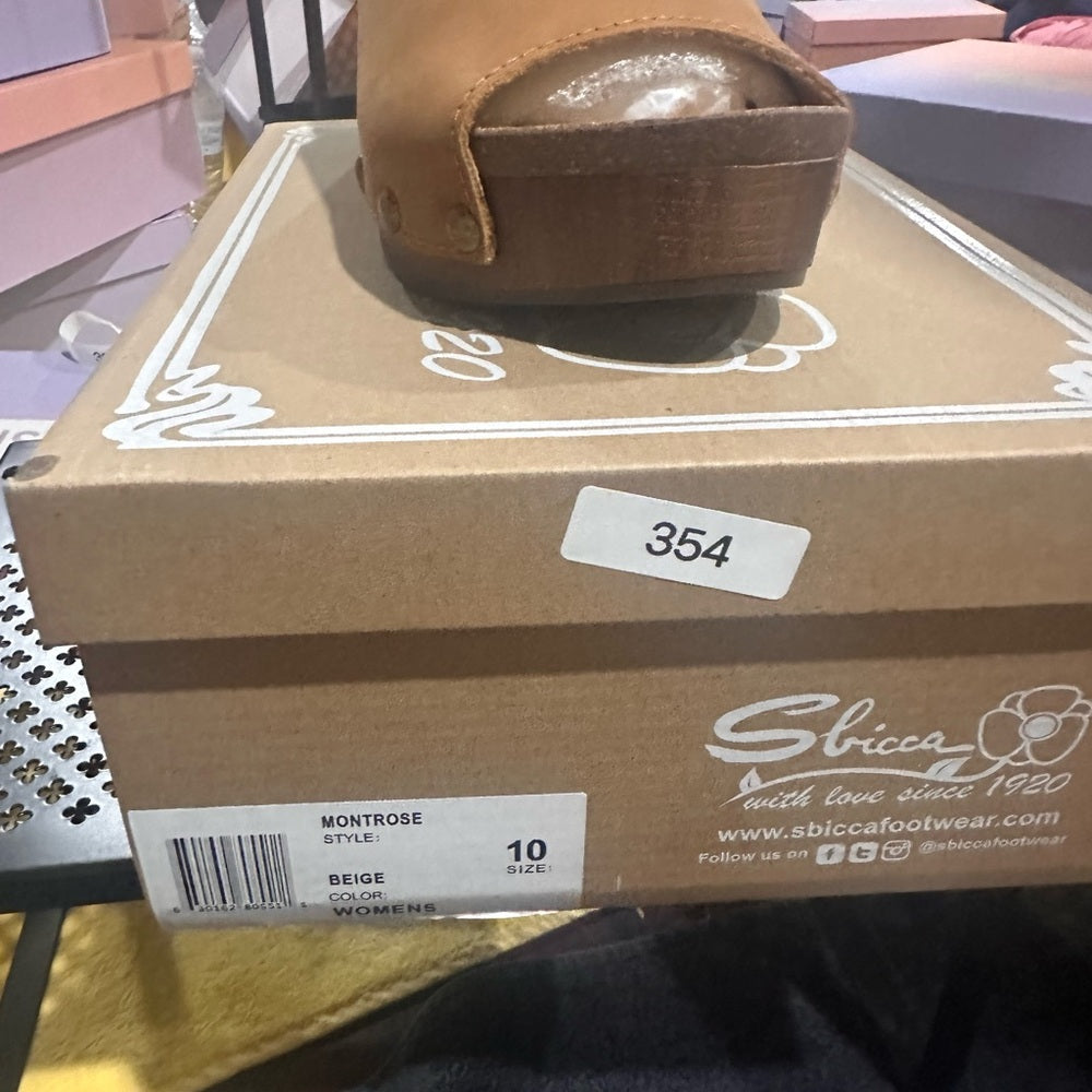 354. NEW SIZE 10 Sbicca Brown Mules with Brass Studs