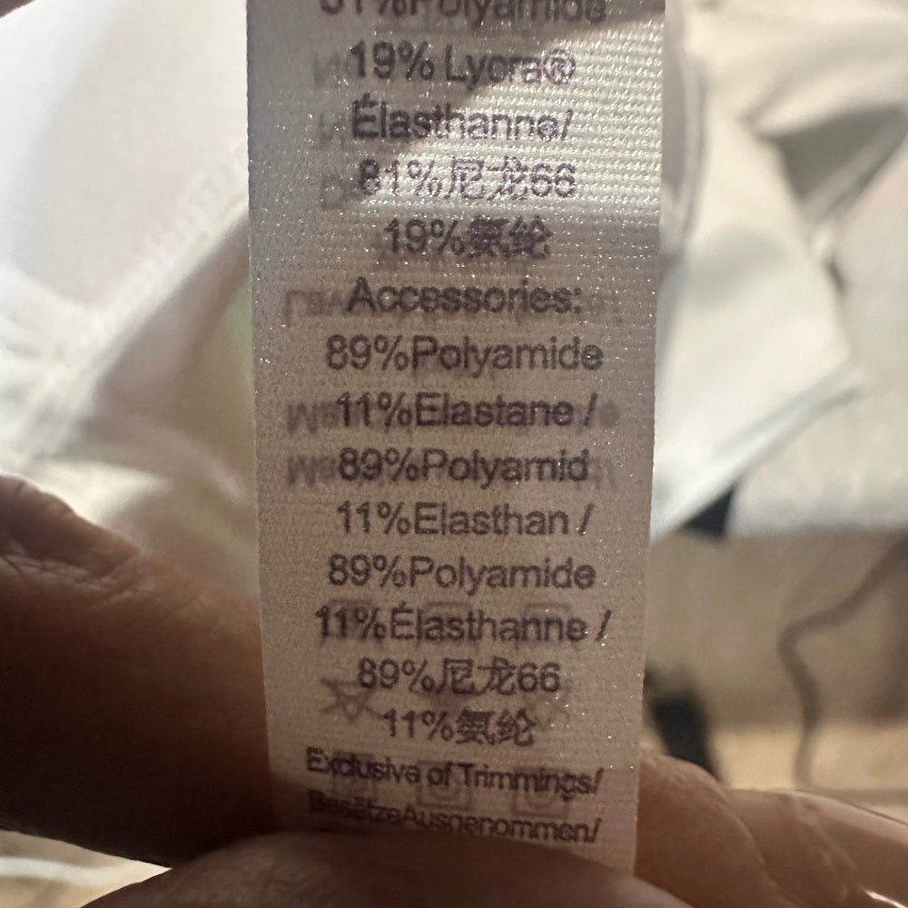 NWT SIZE XL CRZ YOGA White Sports Bra