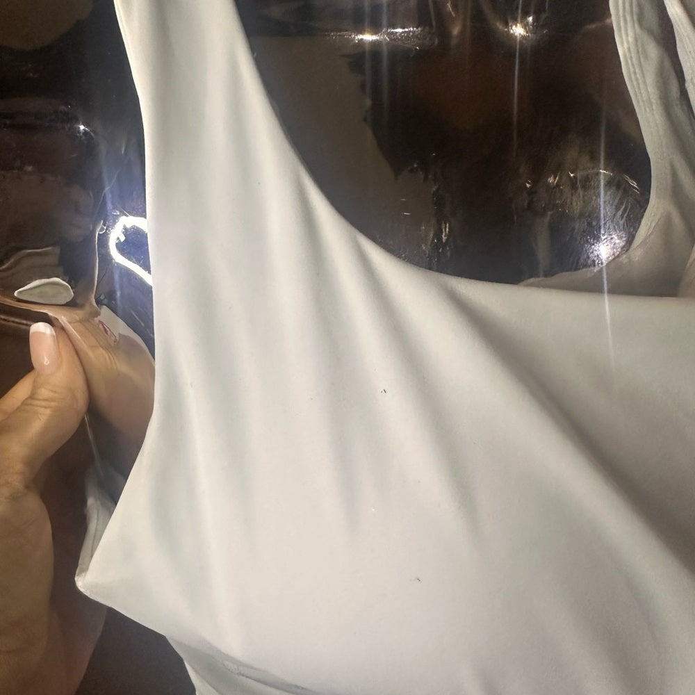 NWOT SIZE XL Elegant Cream Sports Bra for Women