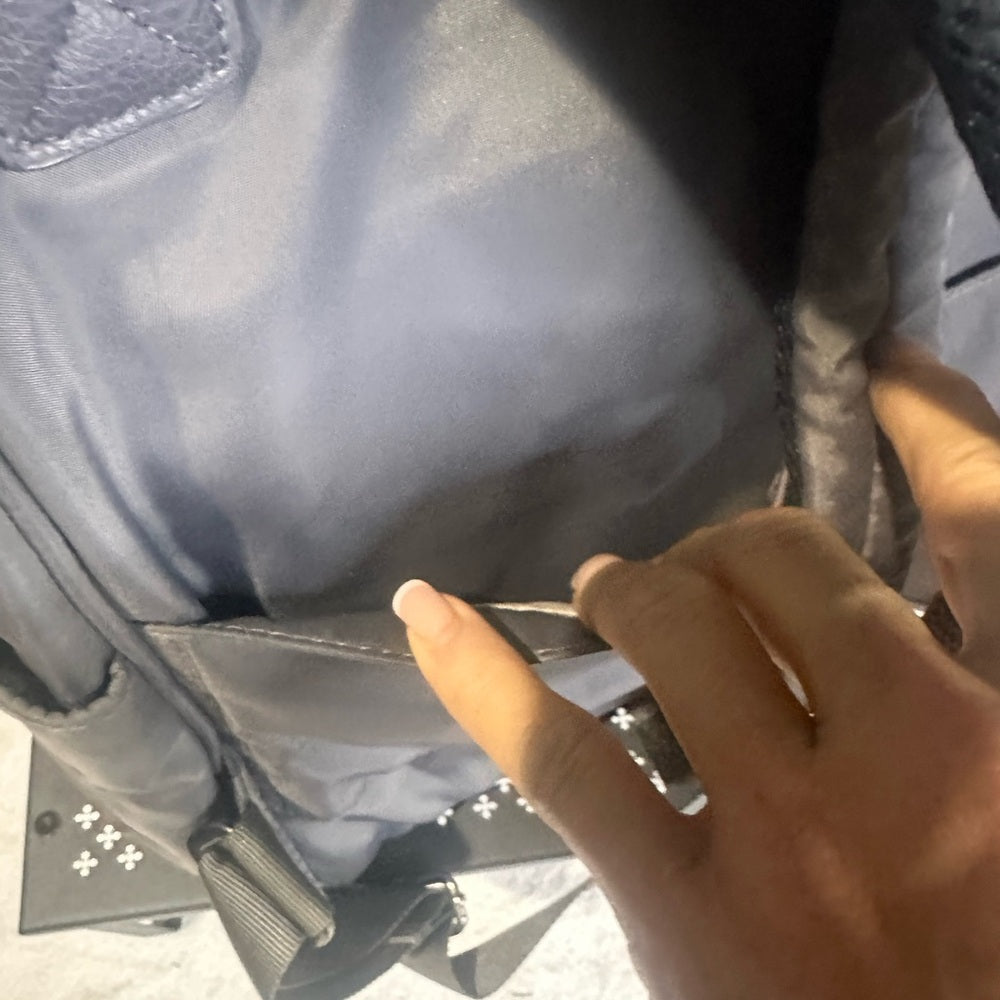 NWOT SIZE OS Baggallini Graphite Men's Backpack