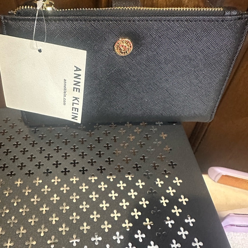NWT SIZE OS Anne Klein Navy Wallet with Gold Accents