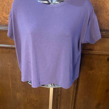 SIZE 4 Lululemon athletica Lavender Short Sleeve Top