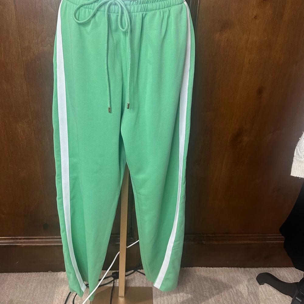 NWT SIZE 10-12/40  Pastel Green Joggers