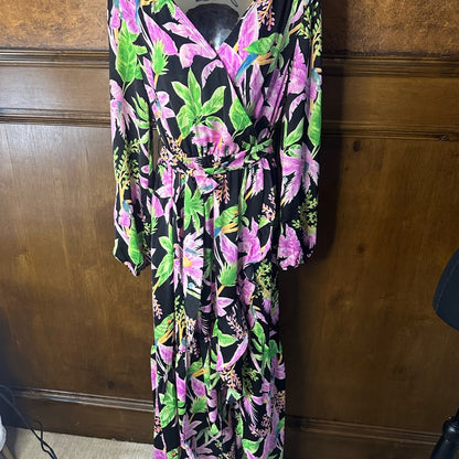 NWT SIZE M Easel Black and Pink Floral Long Sleeve Dress