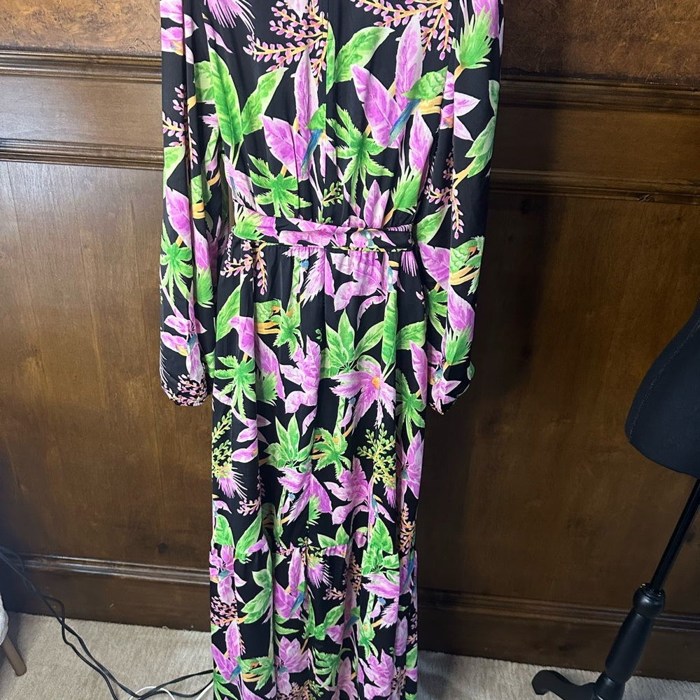 NWT SIZE M Easel Black and Pink Floral Long Sleeve Dress
