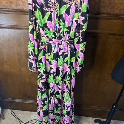 NWT SIZE M Easel Black and Pink Floral Long Sleeve Dress