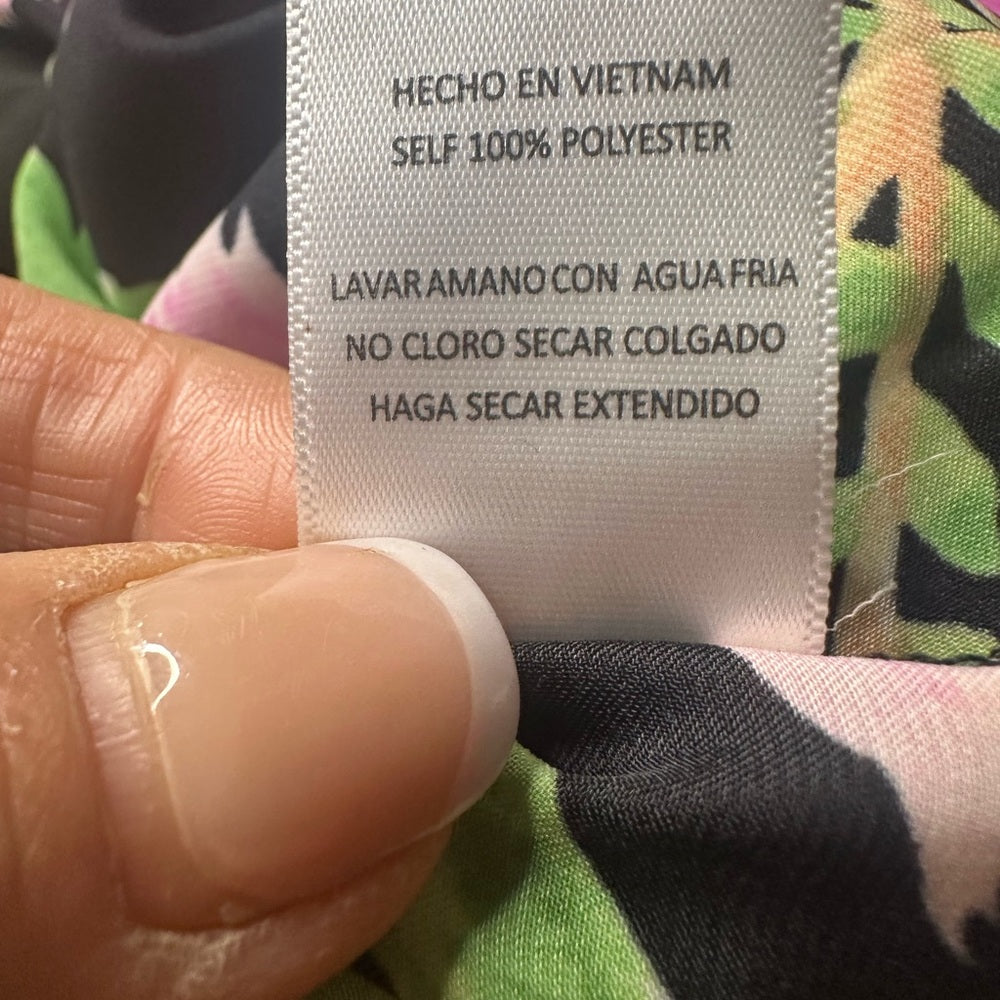 NWT SIZE M Easel Black and Pink Floral Long Sleeve Dress