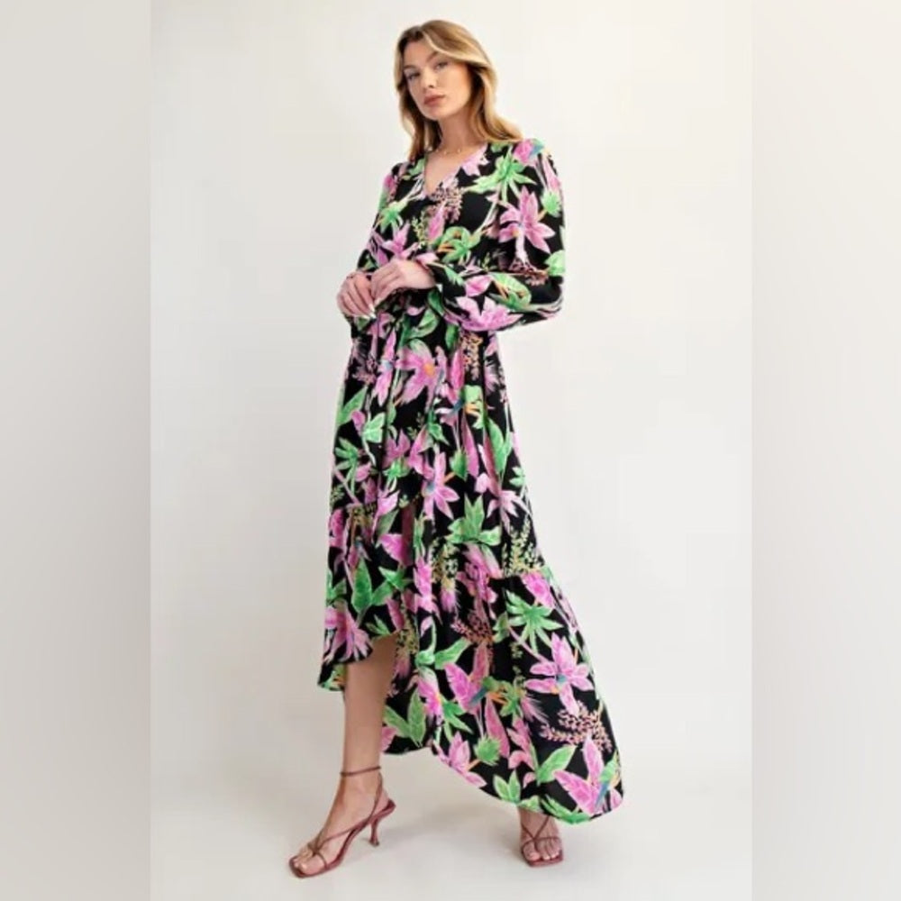 NWT SIZE M Easel Black and Pink Floral Long Sleeve Dress