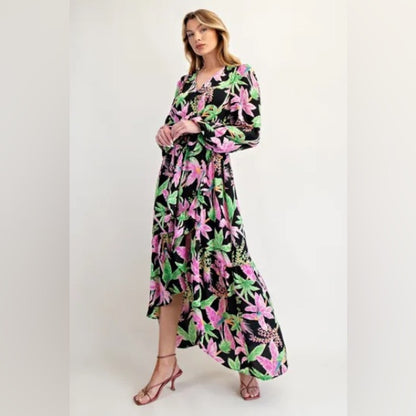 NWT SIZE M Easel Black and Pink Floral Long Sleeve Dress