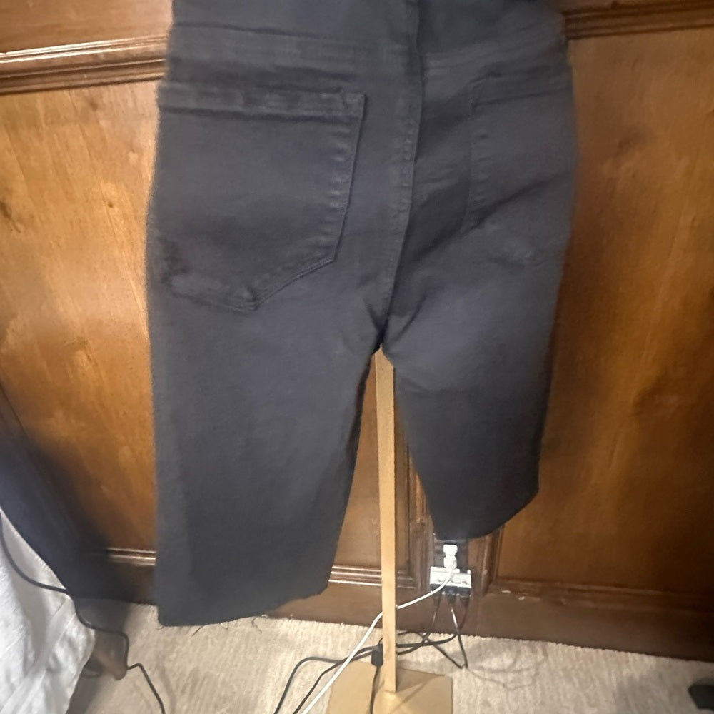 NWT SIZE 4/27 Tractr Men's Distressed Black Jean Shorts