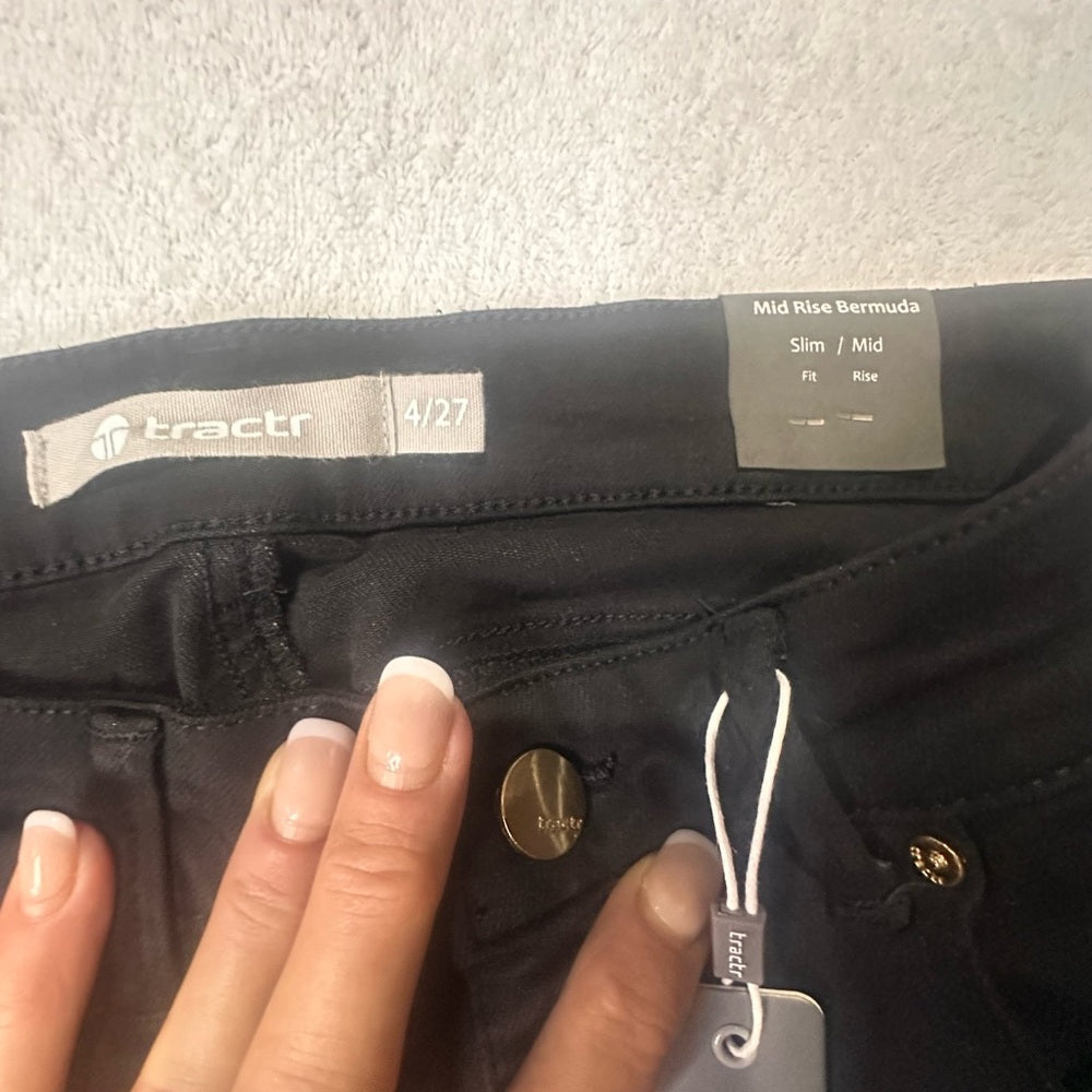 NWT SIZE 4/27 Tractr Men's Distressed Black Jean Shorts