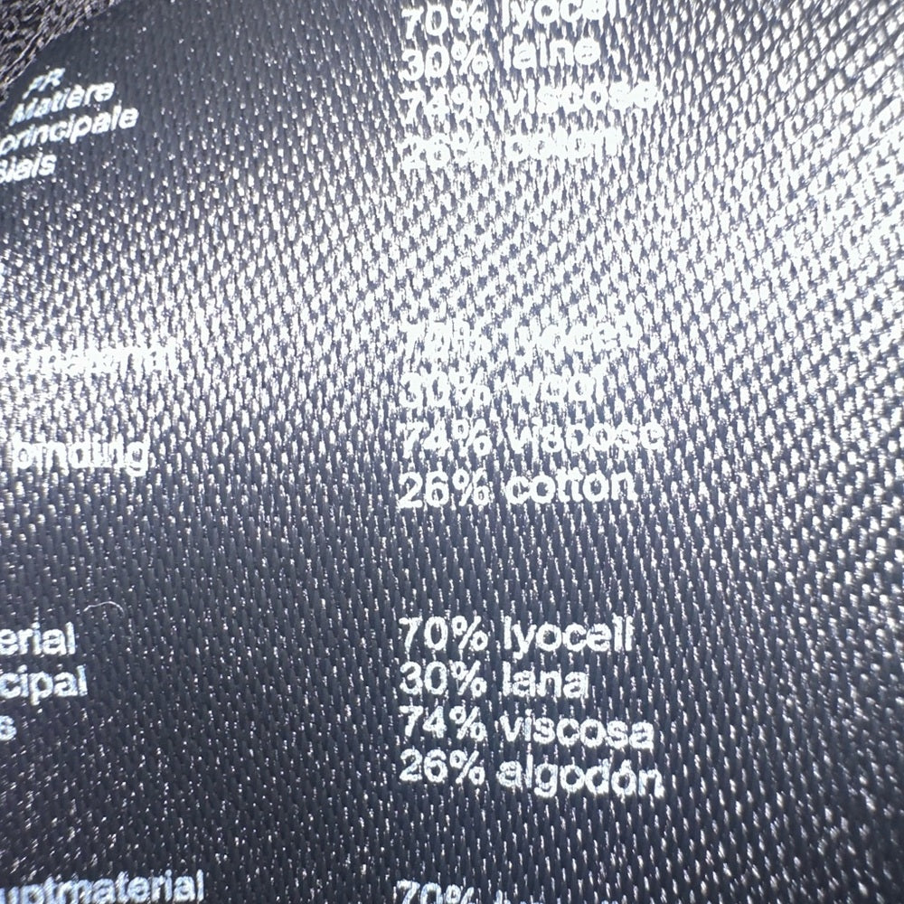 NWT SIZE 3/L  Sleek Black Tank Top