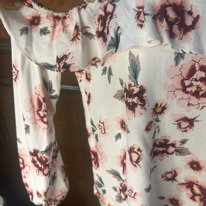 NWT SIZE XS BB Dakota Floral Cold Shoulder Blouse - Cream and Red