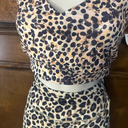 NWT SIZE L Chic Leopard Print Women's Leggings