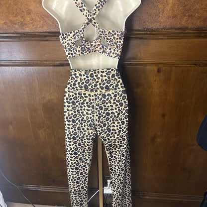 NWT SIZE L Chic Leopard Print Women's Leggings