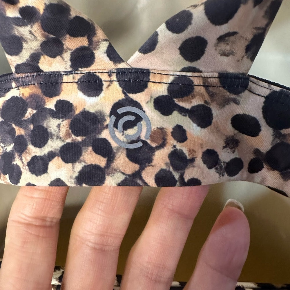 NWT SIZE L Chic Leopard Print Women's Leggings