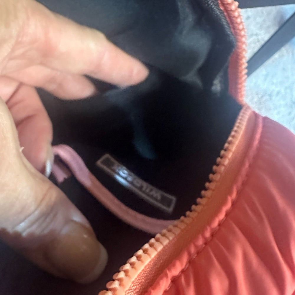 NWT SIZE OS Wildfox Coral Crossbody Bag