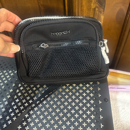 NWT SIZE OS Baggallini Black Crossbody Bag