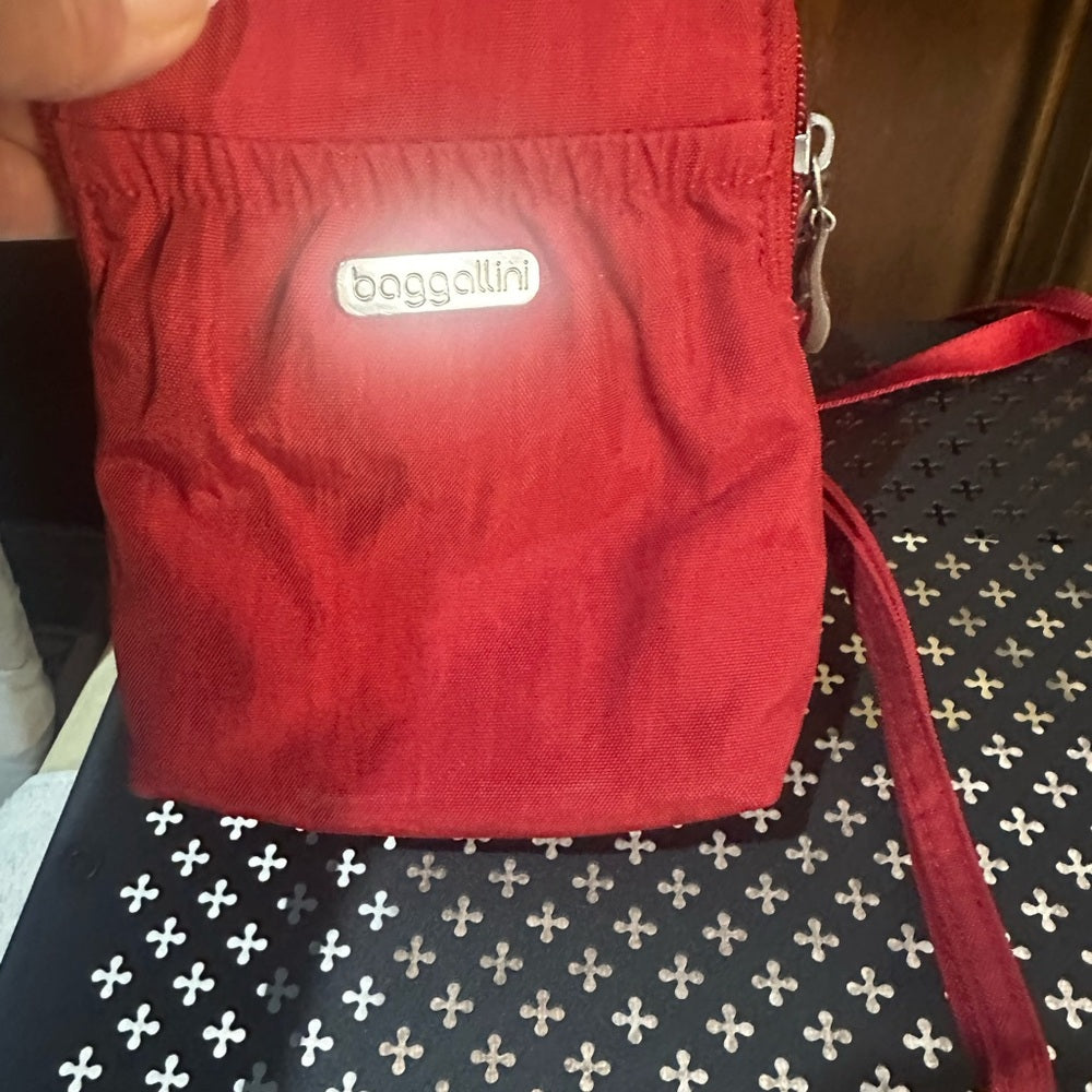 NWOT SIZE OS Baggallini Red Crossbody Bag