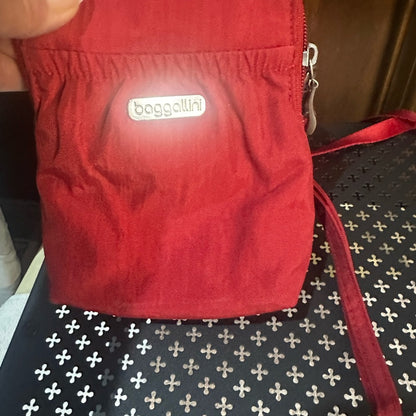 NWOT SIZE OS Baggallini Red Crossbody Bag