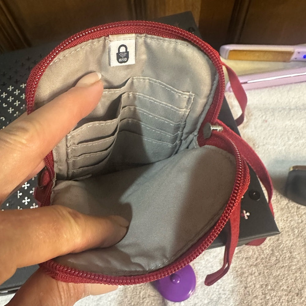 NWOT SIZE OS Baggallini Red Crossbody Bag