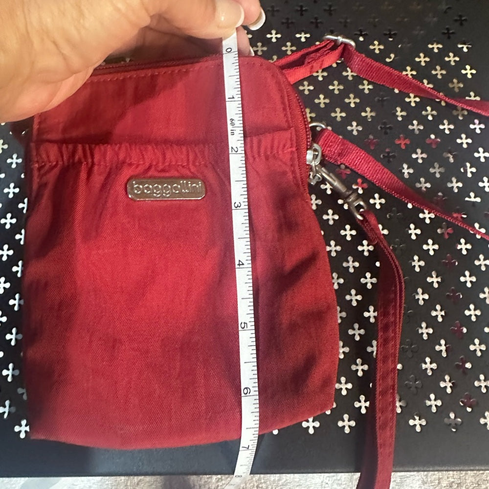 NWOT SIZE OS Baggallini Red Crossbody Bag