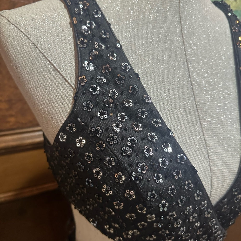 NWT SIZE 8 Mac Duggal Elegant Black Backless Dress