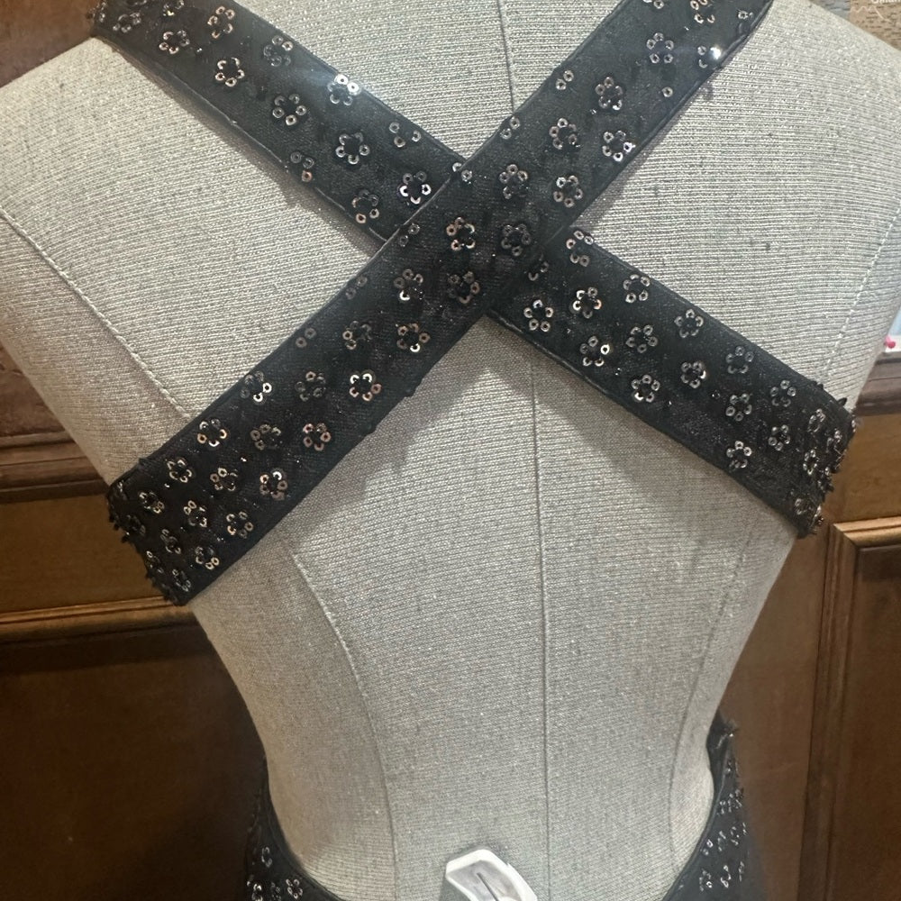 NWT SIZE 8 Mac Duggal Elegant Black Backless Dress