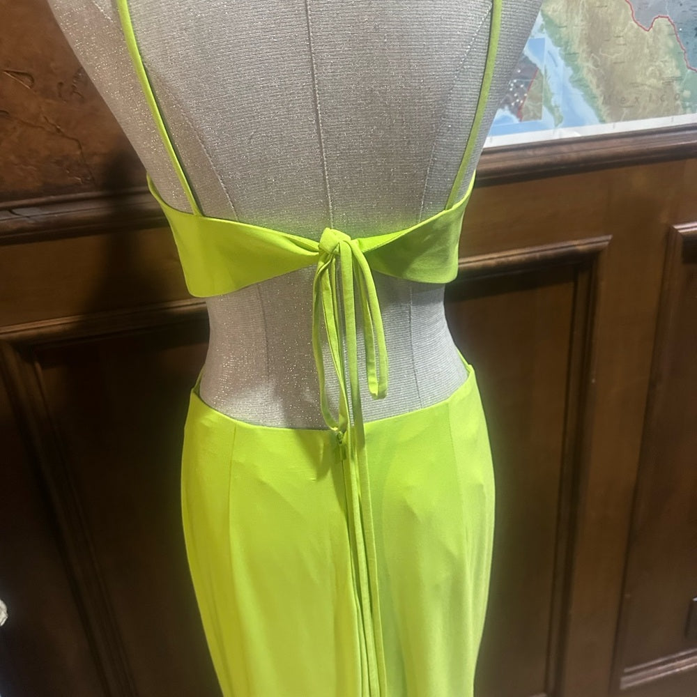 NWT SIZE 6 Mac Duggal Lime Green Cutout Backless Dress
