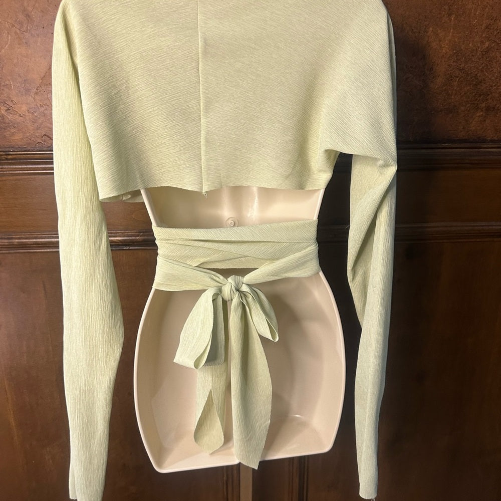 NWOT SIZE M Elegant Wrap Blouse in Light Green