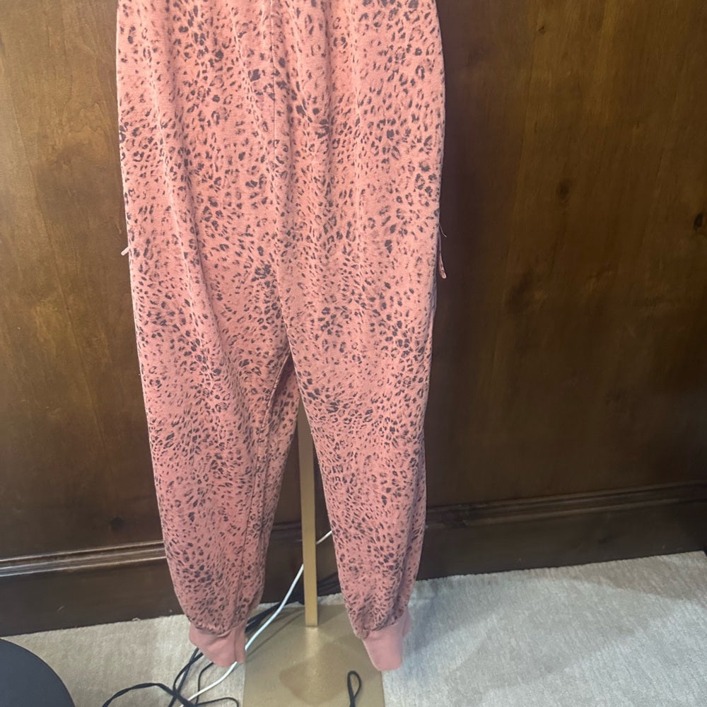 NWT SIZE XL Sundry Dusty Pink Animal Print Joggers