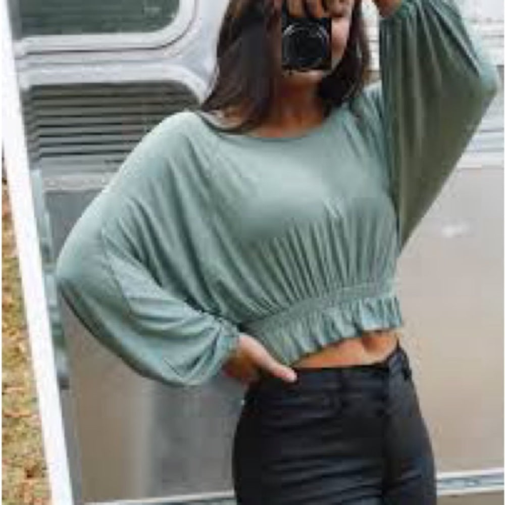 NWOT SIZE XS WILL FIT UP TO AN L Free People Dusty Green Cropped Blouse