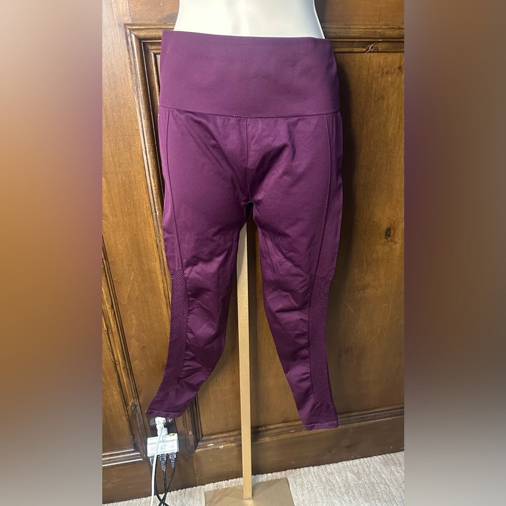 SIZE M/L? Fabletics Women's Deep Purple Leggings
